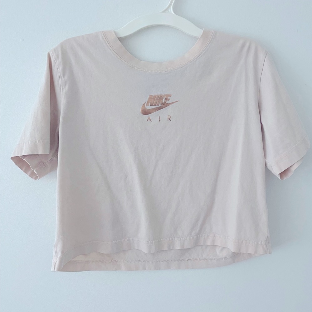 rose gold nike air cropped tee